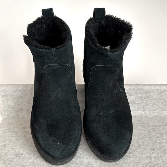 UGG Treadlite Booties Women’s ,Black,Side zipper,Size 5 - Picture 1 of 8